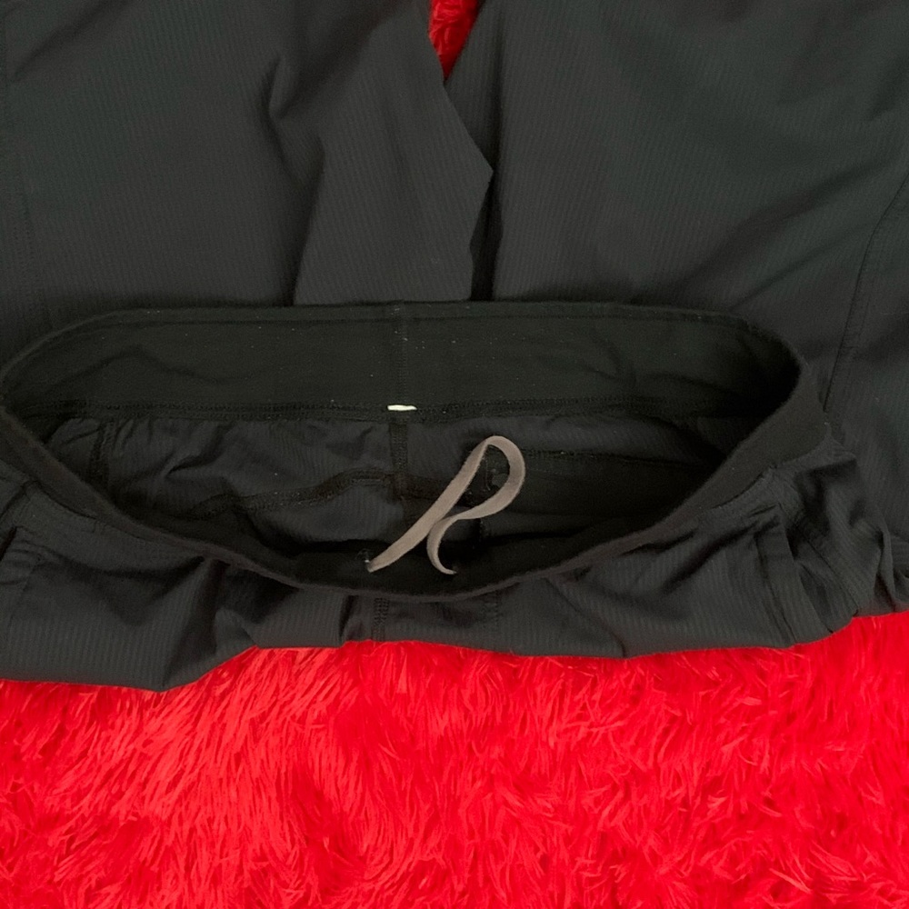Lululemon Men’s black short. No size dot* - Picture 3 of 5
